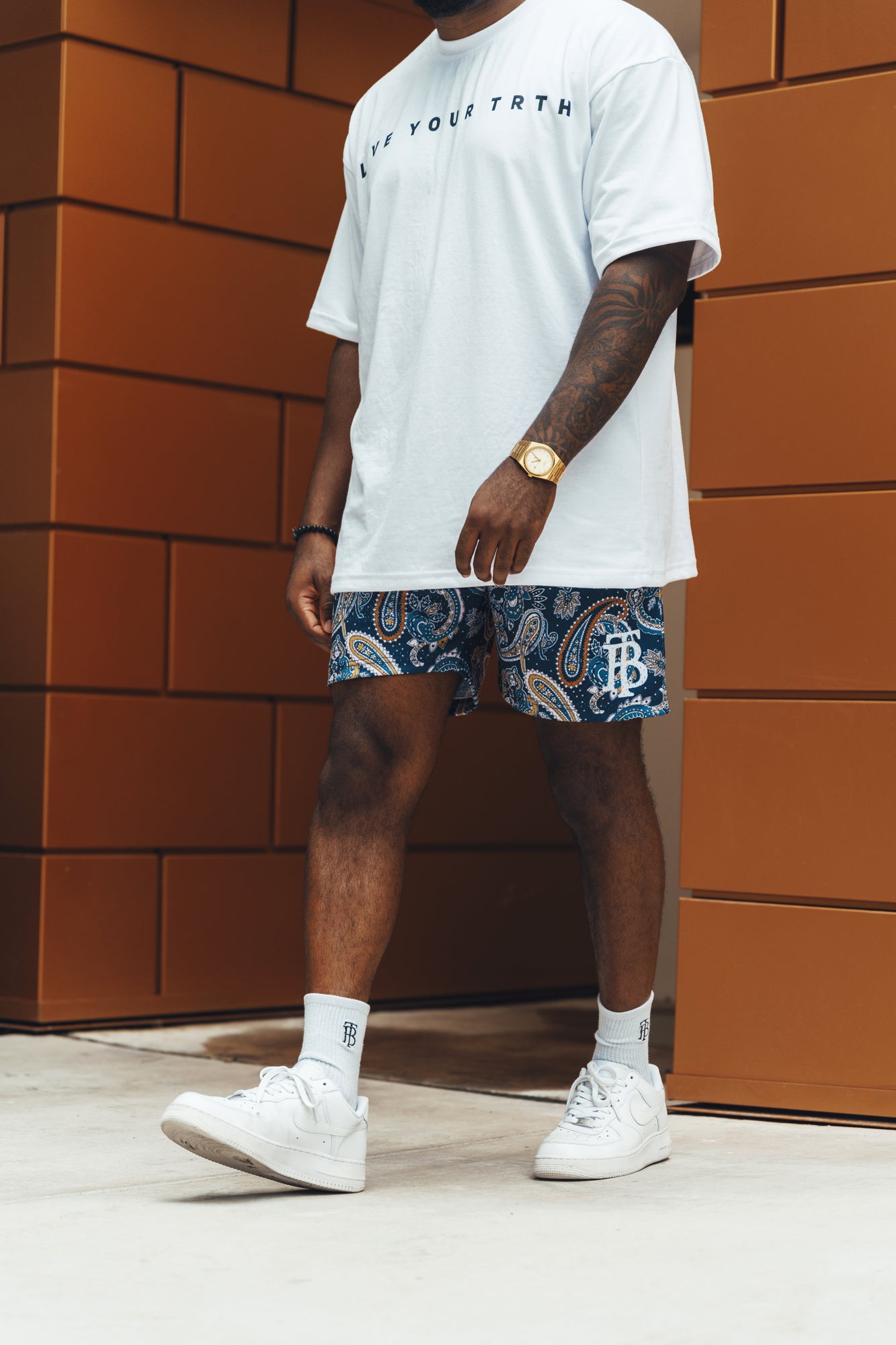 Icon Shorts - Deep Paisley