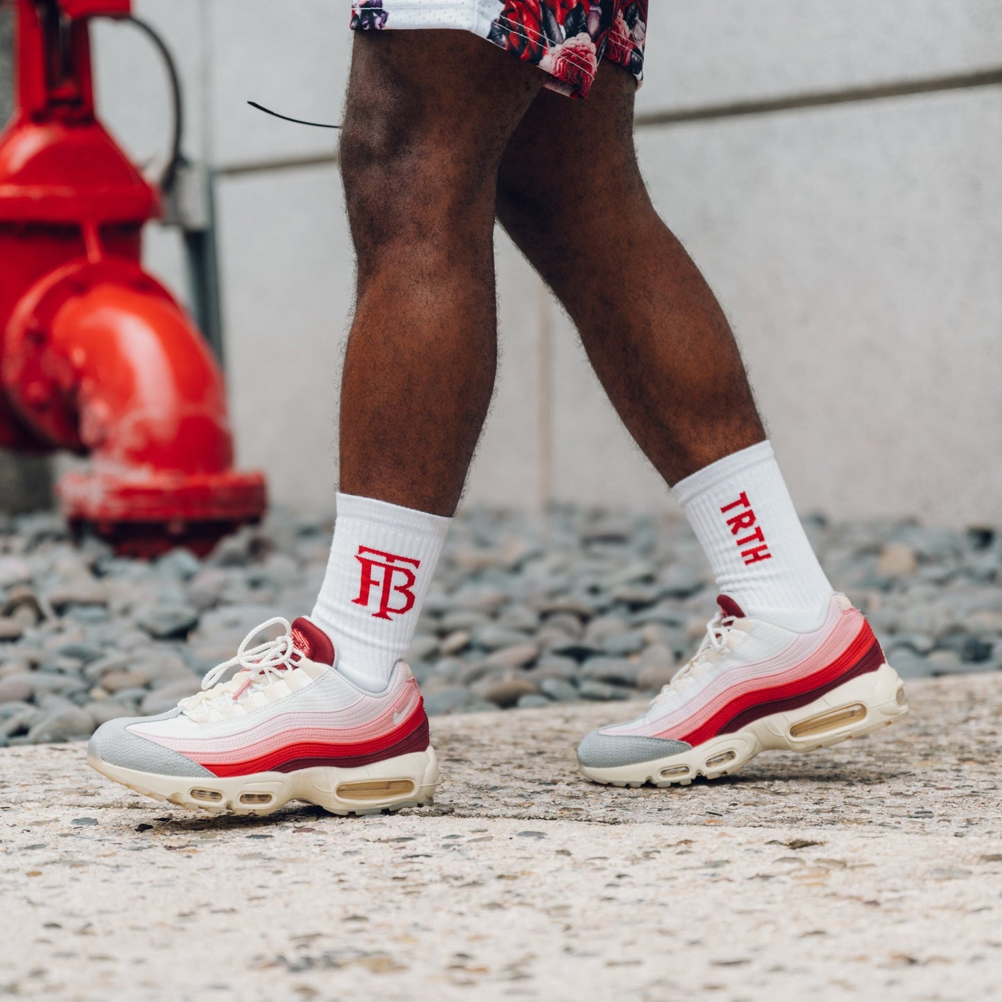 Lifestyle Crew Socks - White/Red