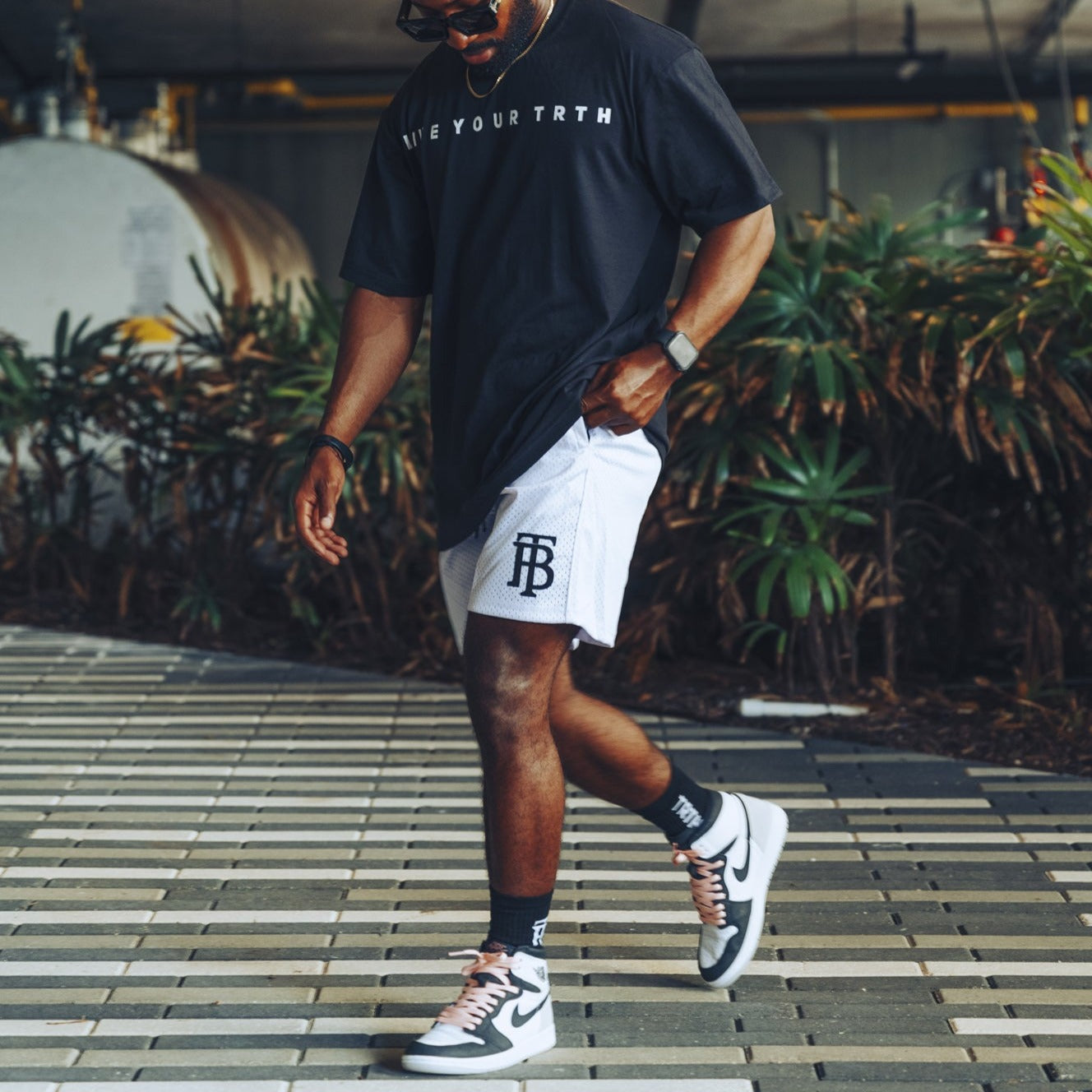 Icon Shorts - White