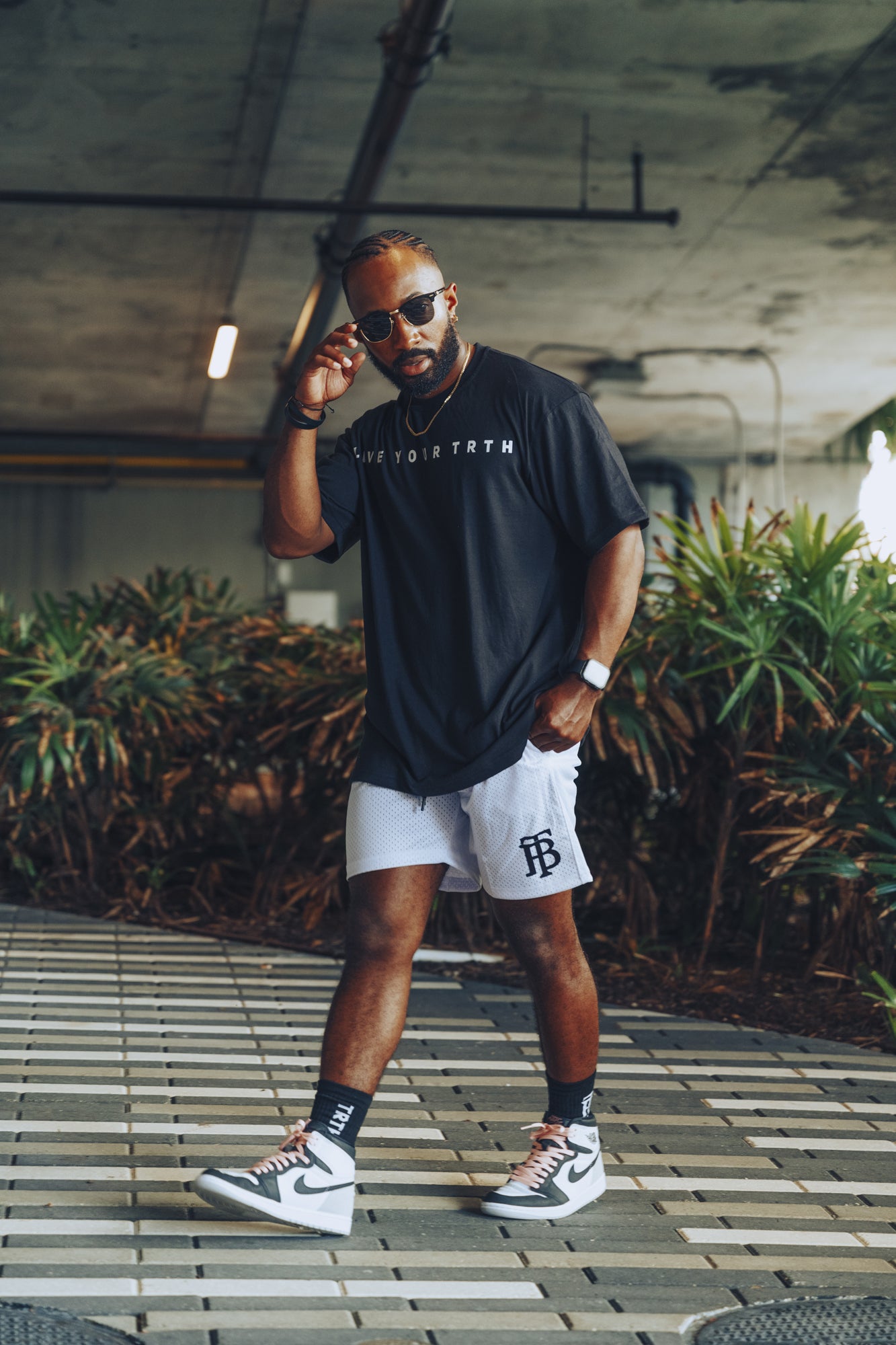 Icon Shorts - White