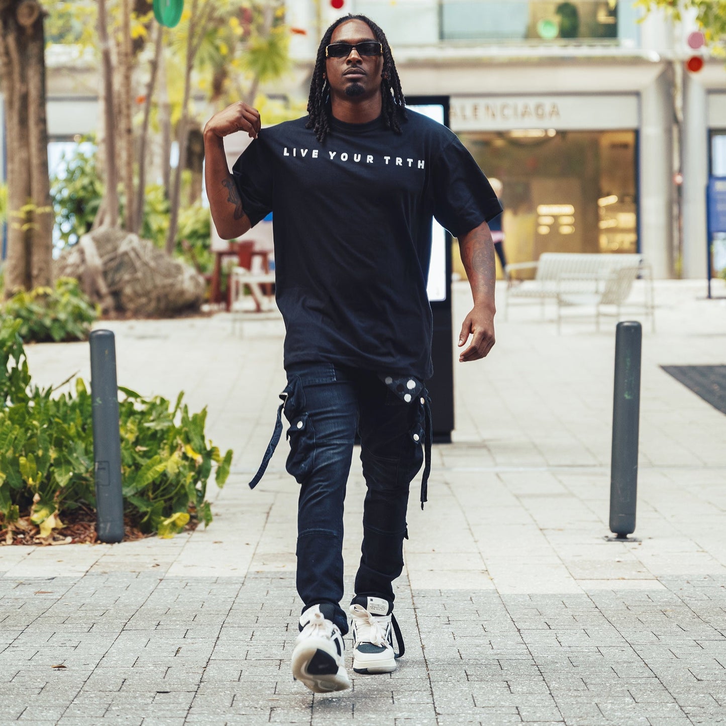 Bold Oversized Tee - Black